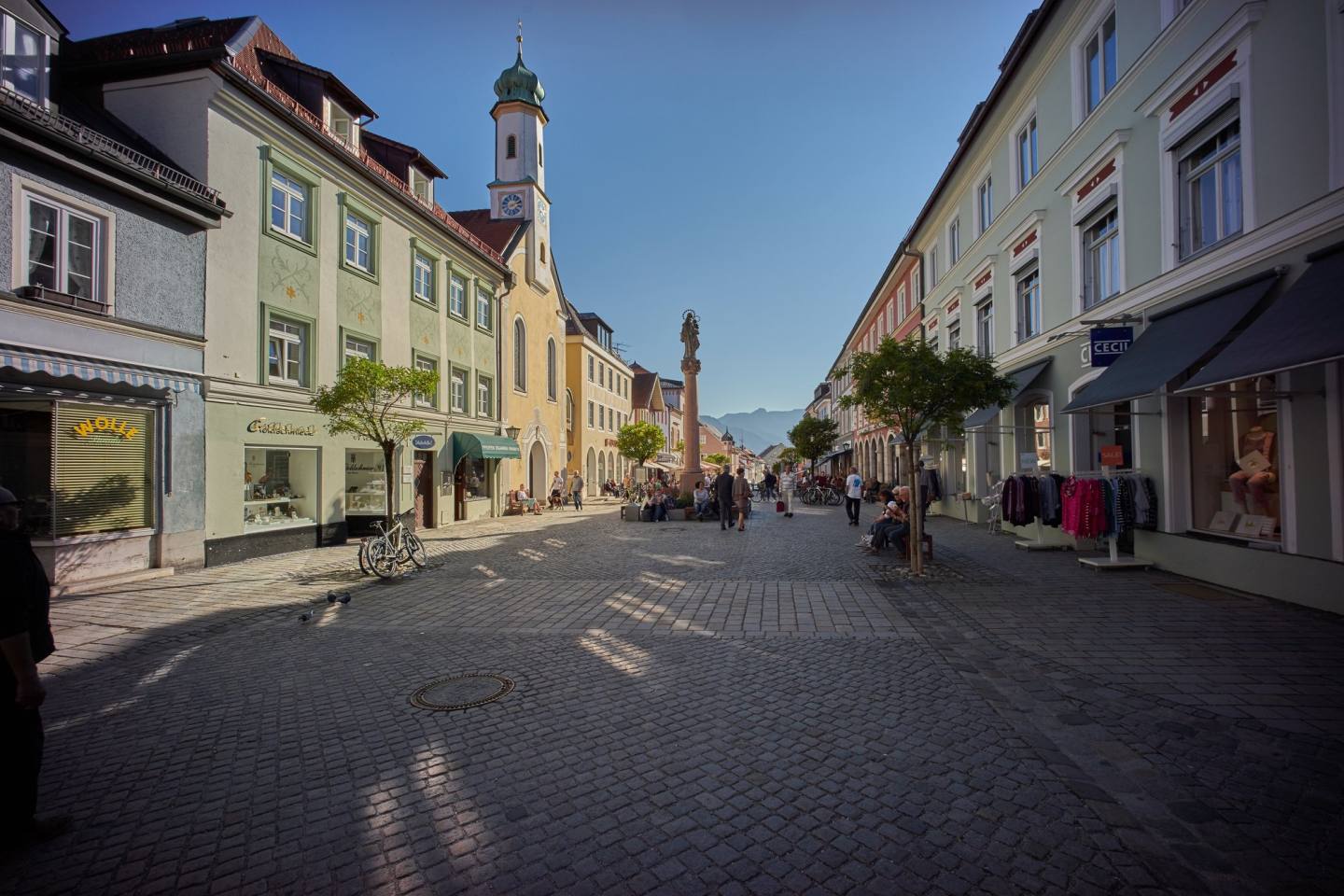 Maria-Hilf-Kirche im Zentrum der Fussgängerzone