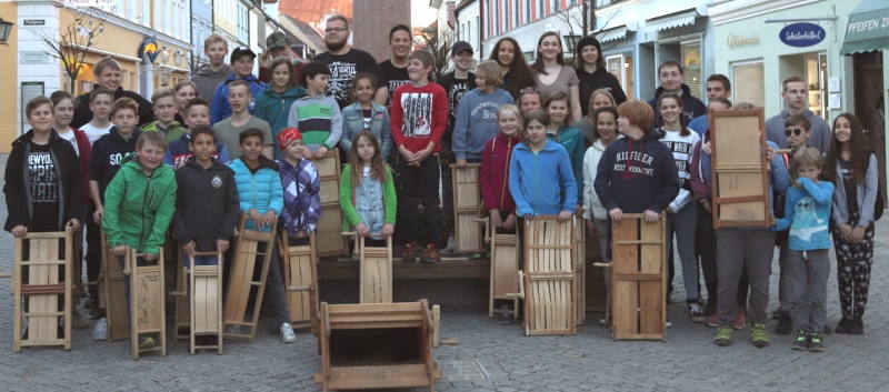 Ministranten mit "Ratschn"